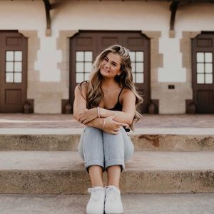 Meet your Posher, Cate